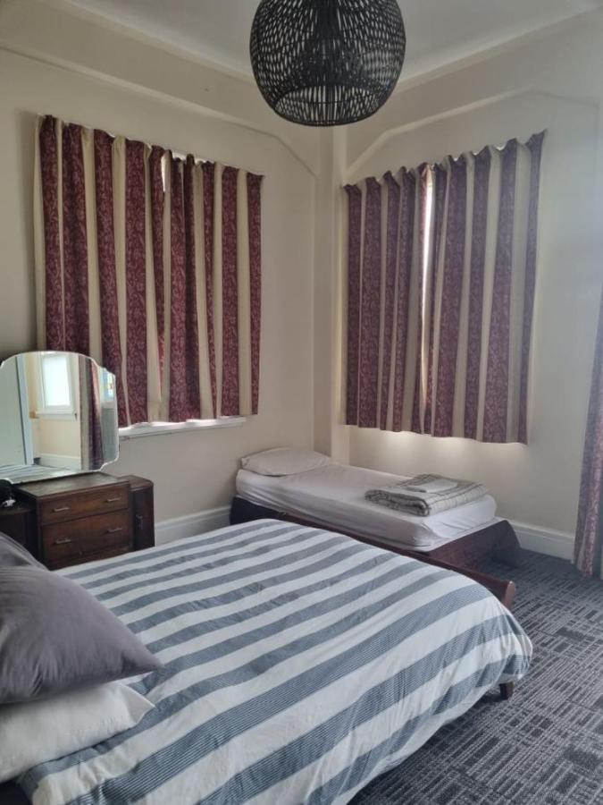 Crashpalace Backpackers Нейпир Экстерьер фото